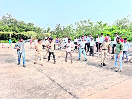 ఎండల్లో మంటలు 3