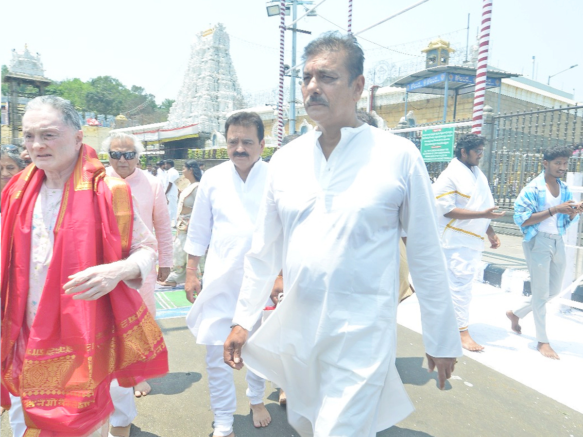 Ex Cricketer Ravi Shastri Visit Tirupati Temple Photos15