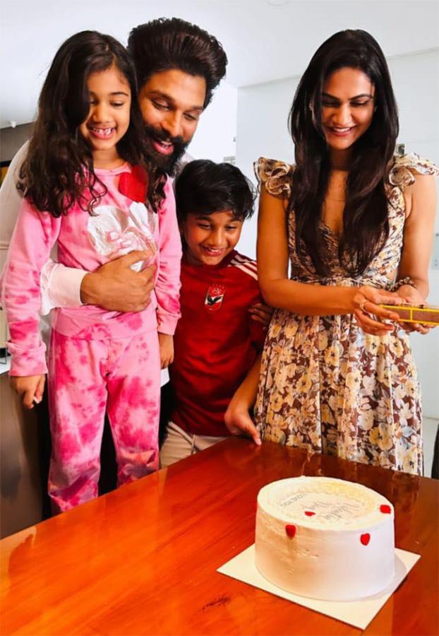 Icon Star Allu Arjun Birthday Special Photos Trending Now10