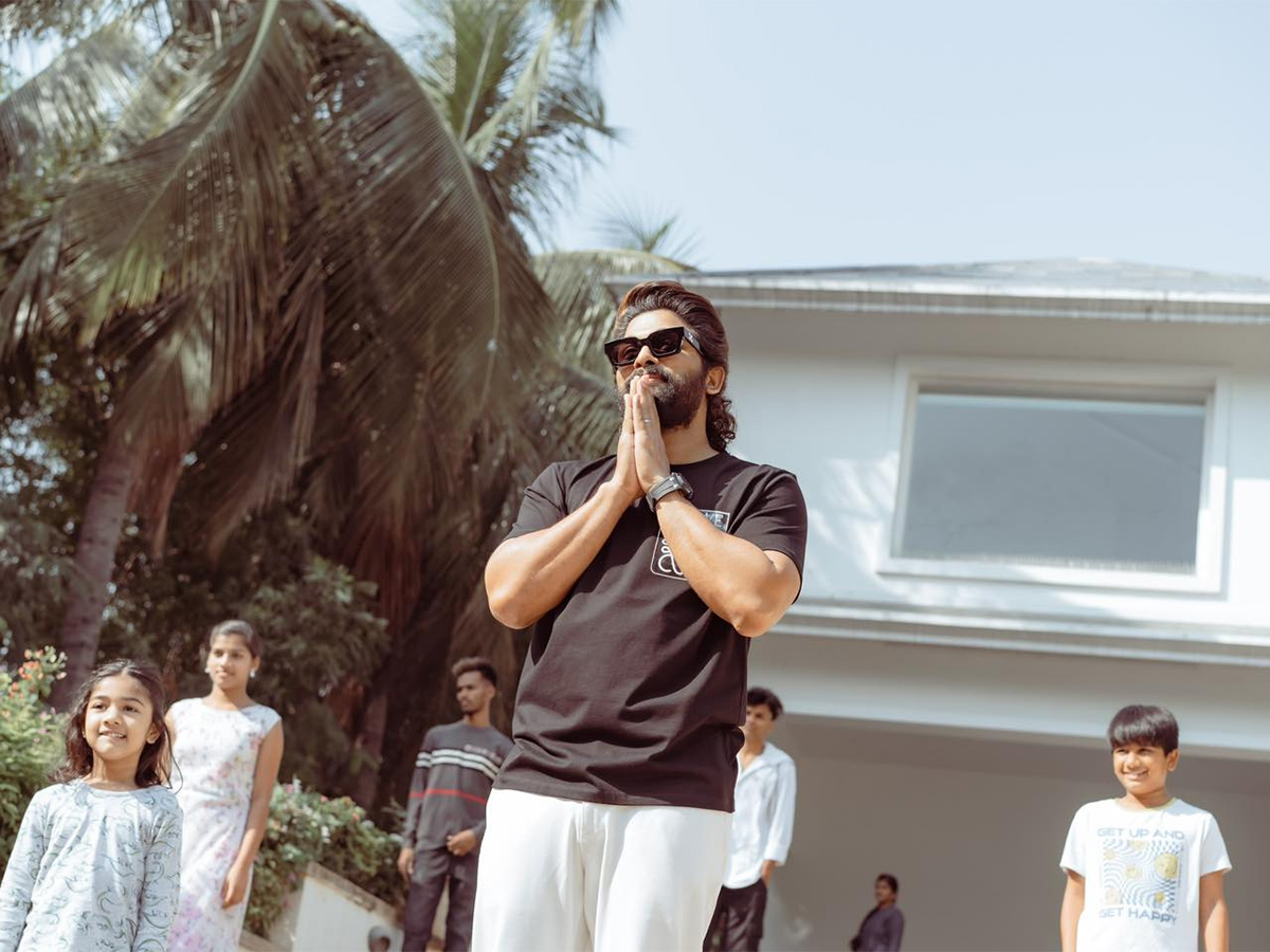 Icon Star Allu Arjun Birthday Special Photos Trending Now13