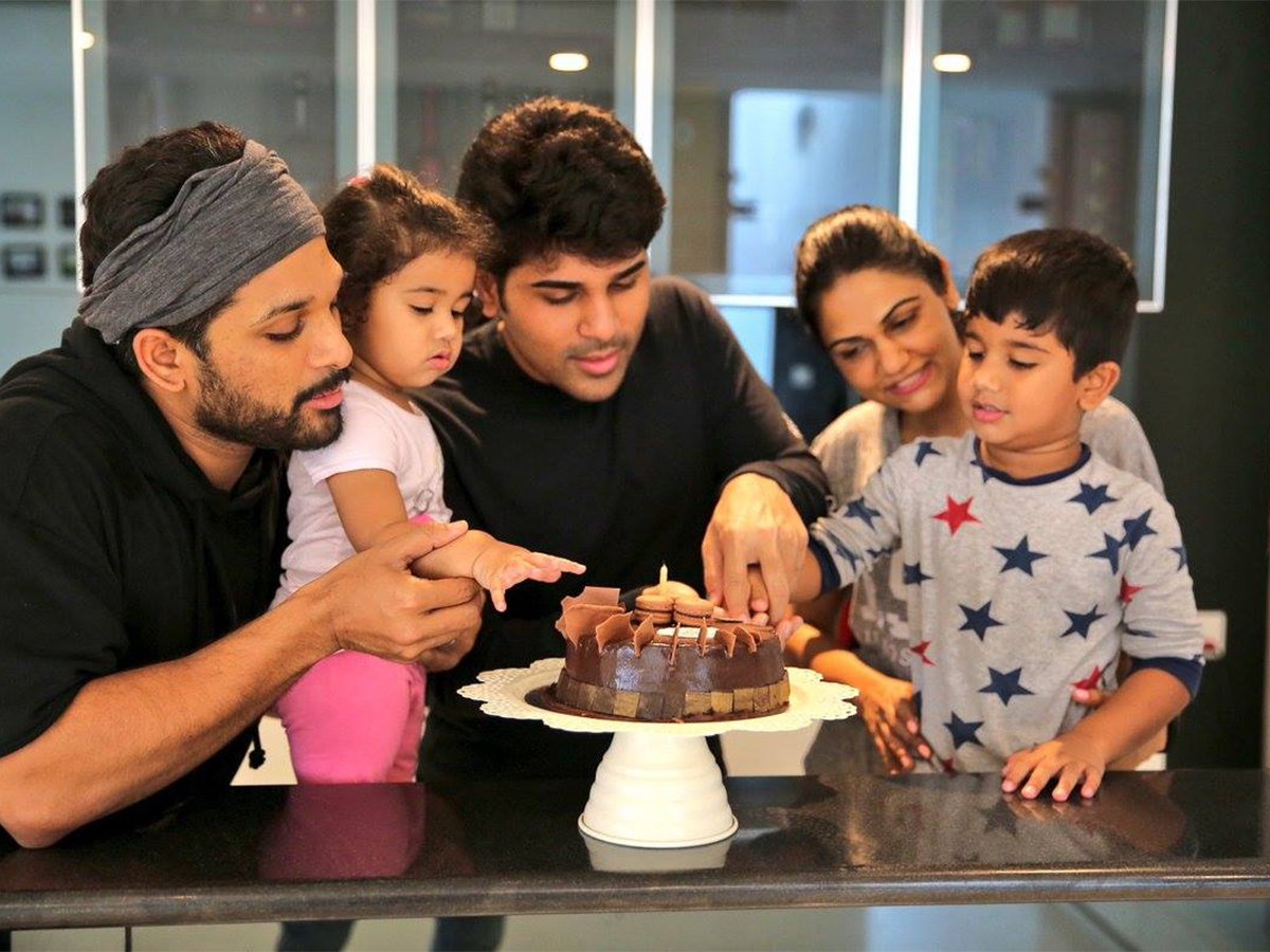 Icon Star Allu Arjun Birthday Special Photos Trending Now26