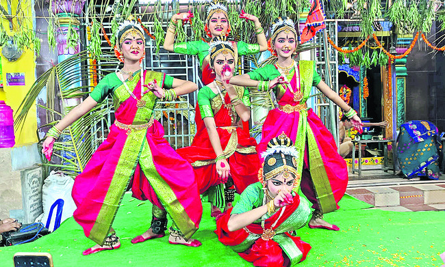 ఆనంద్ బజార్లో గాయపడిన పోటు కార్మికుడు 2