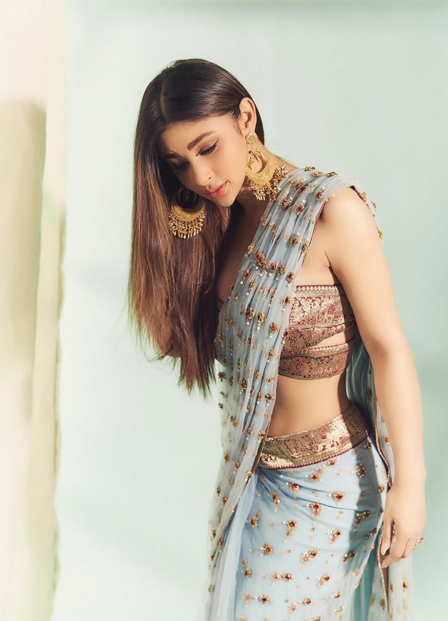 Actress Mouni Roy Latest Pics11