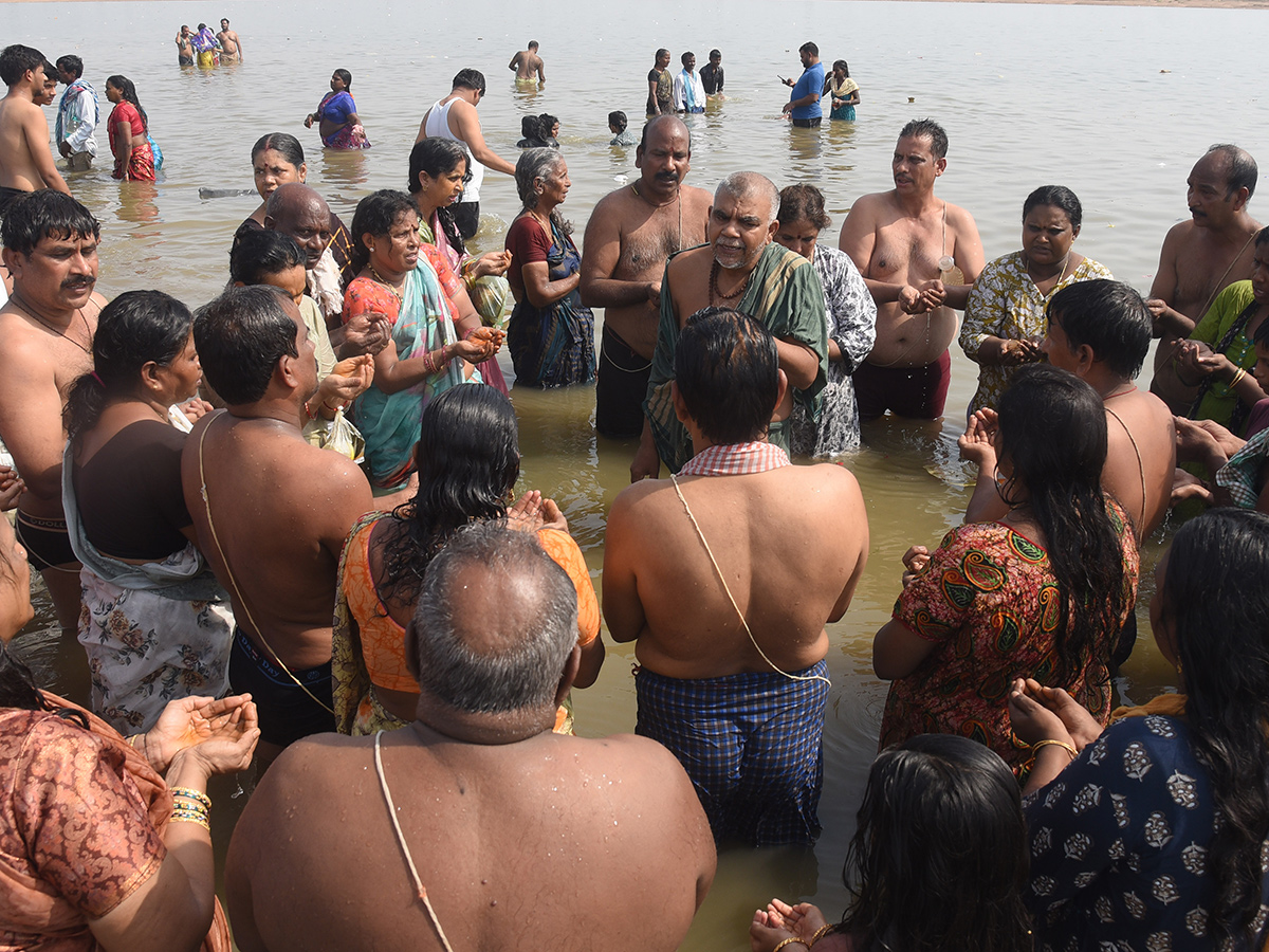 Kaleshwaram Saraswati River Pushkaralu 2025 Photos6