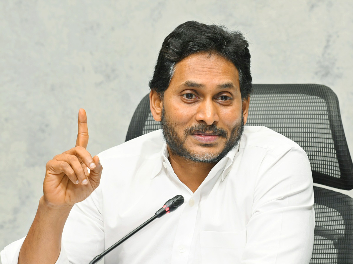 YS Jagan Sensational Press Meet On AP Liquor Scam Photos14