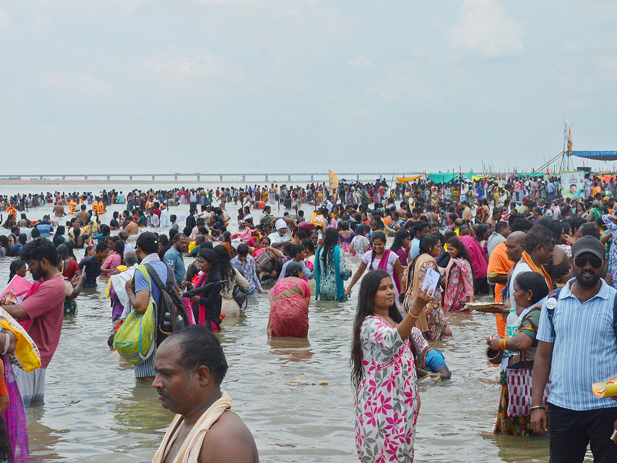 Saraswati Pushkaralu 2025 in Telangana Photo Gallery1