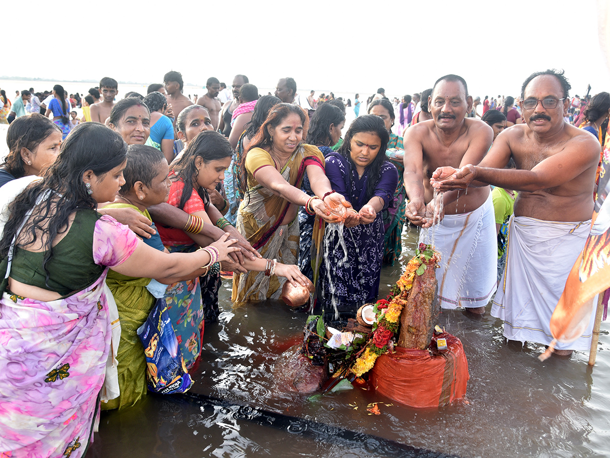 Saraswati Pushkaralu 2025 in Telangana Photo Gallery11