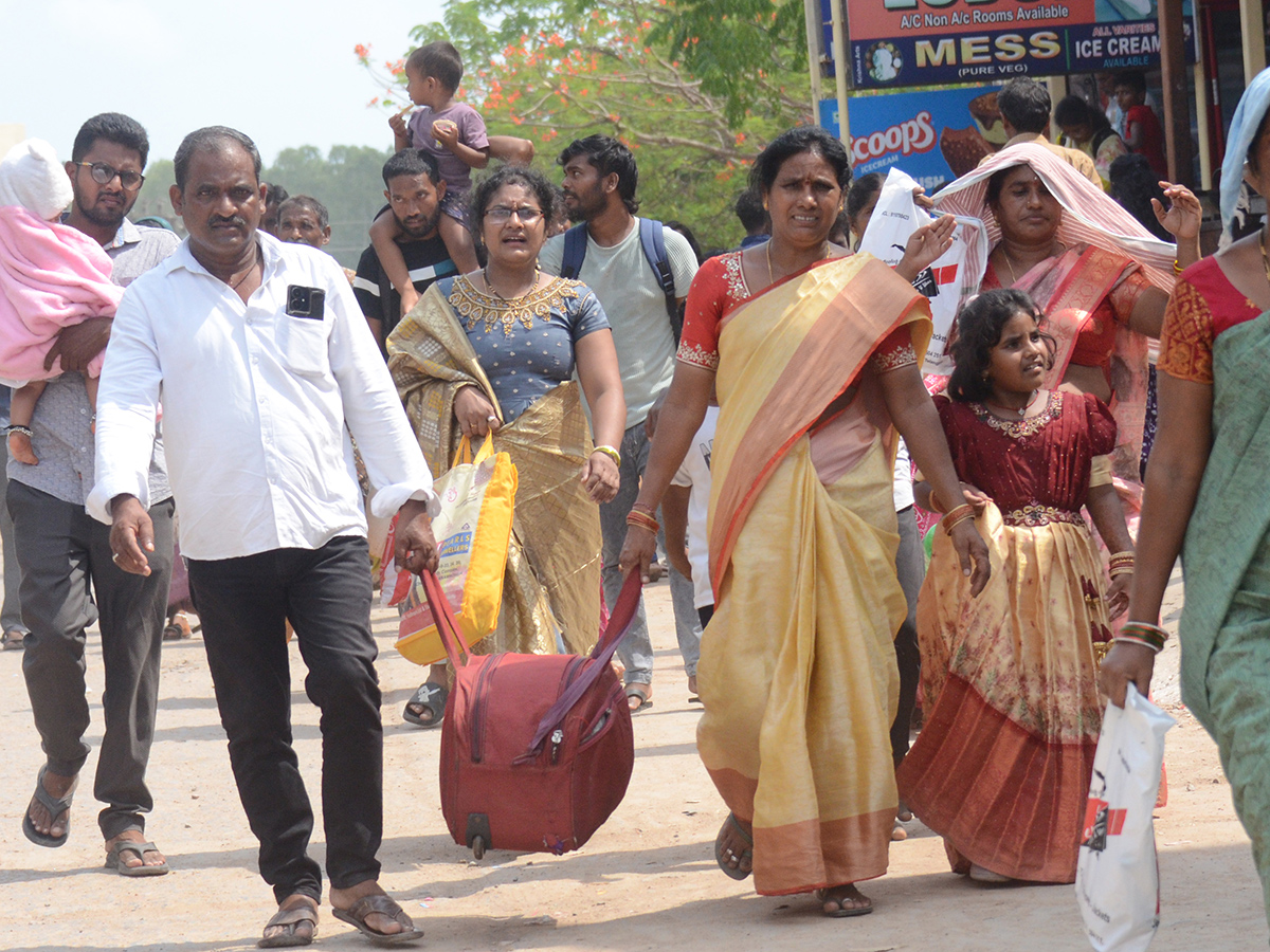 Saraswati Pushkaralu 2025 in Telangana Photo Gallery18