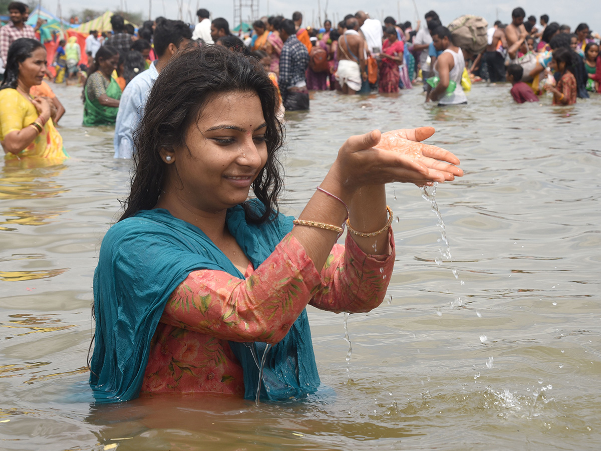 Devotees throng the final day of the Saraswati River Pushkaram Photos10