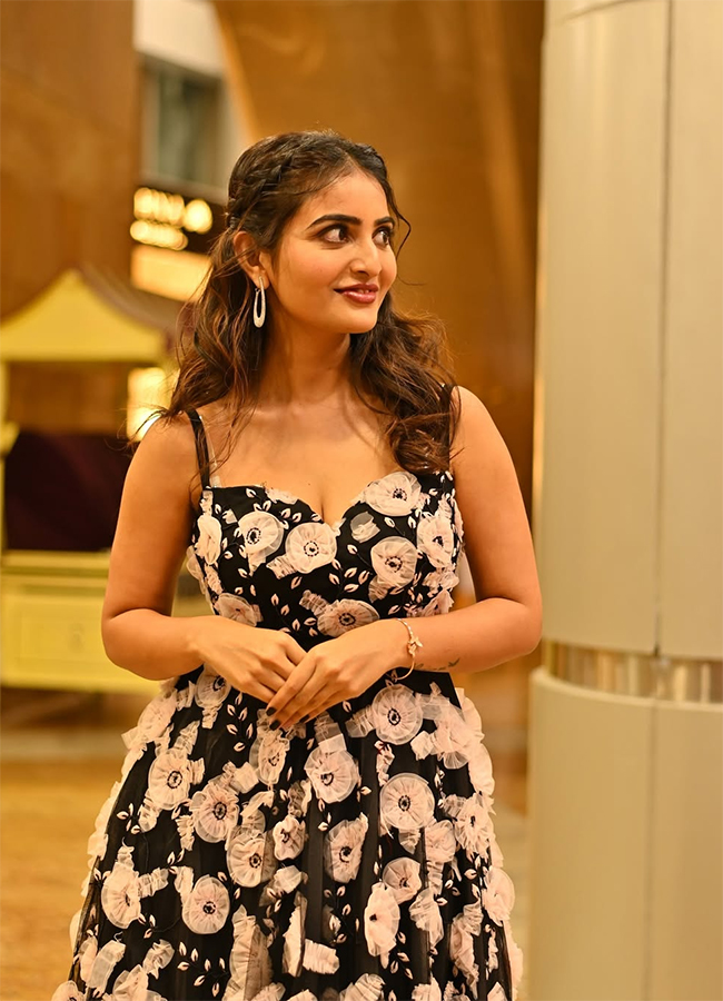 Pottel Movie Actress Ananya Nagalla Win Gaddar Award Photos19