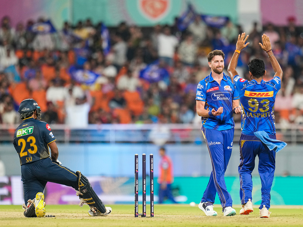 IPL 2025 Eliminator cricket match between Mumbai Indians and Gujarat Titans12