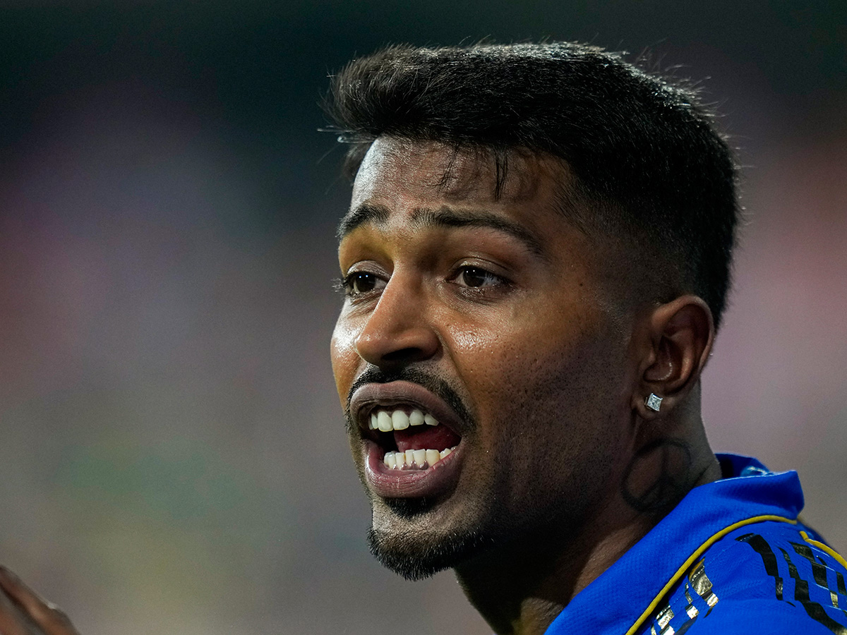 IPL 2025 Eliminator cricket match between Mumbai Indians and Gujarat Titans4
