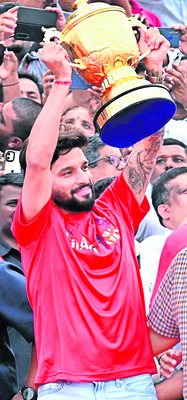నింగినంటేలా గెలుపు సంబరం5