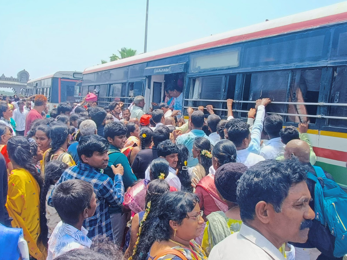 Yadagirigutta : Uproar at Sri Lakshmi Narasimha Swamy Temple14