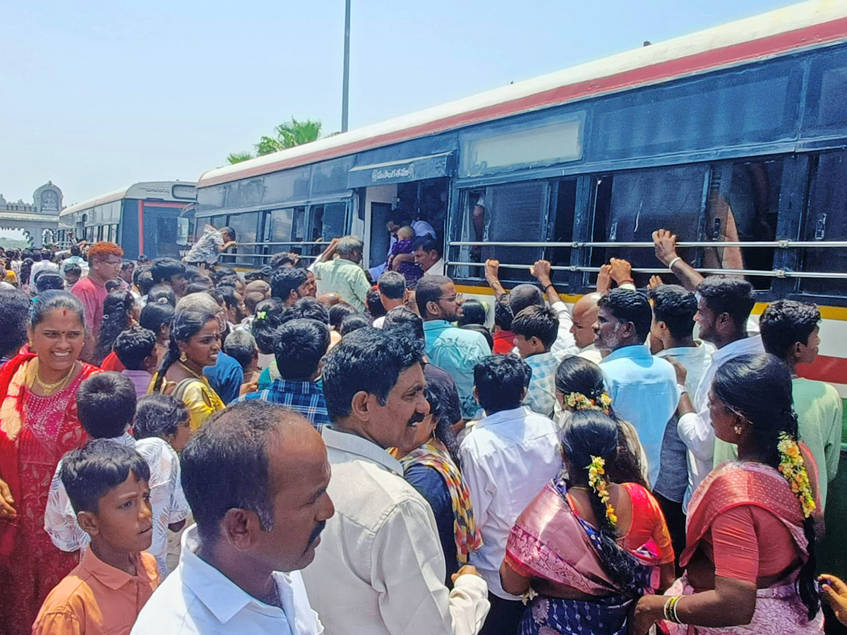 Yadagirigutta : Uproar at Sri Lakshmi Narasimha Swamy Temple18