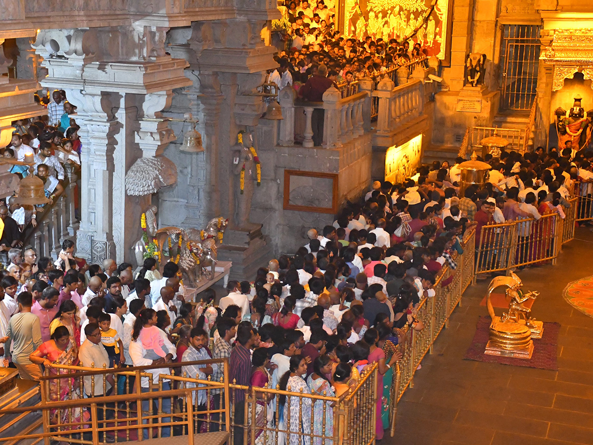 Yadagirigutta : Uproar at Sri Lakshmi Narasimha Swamy Temple19