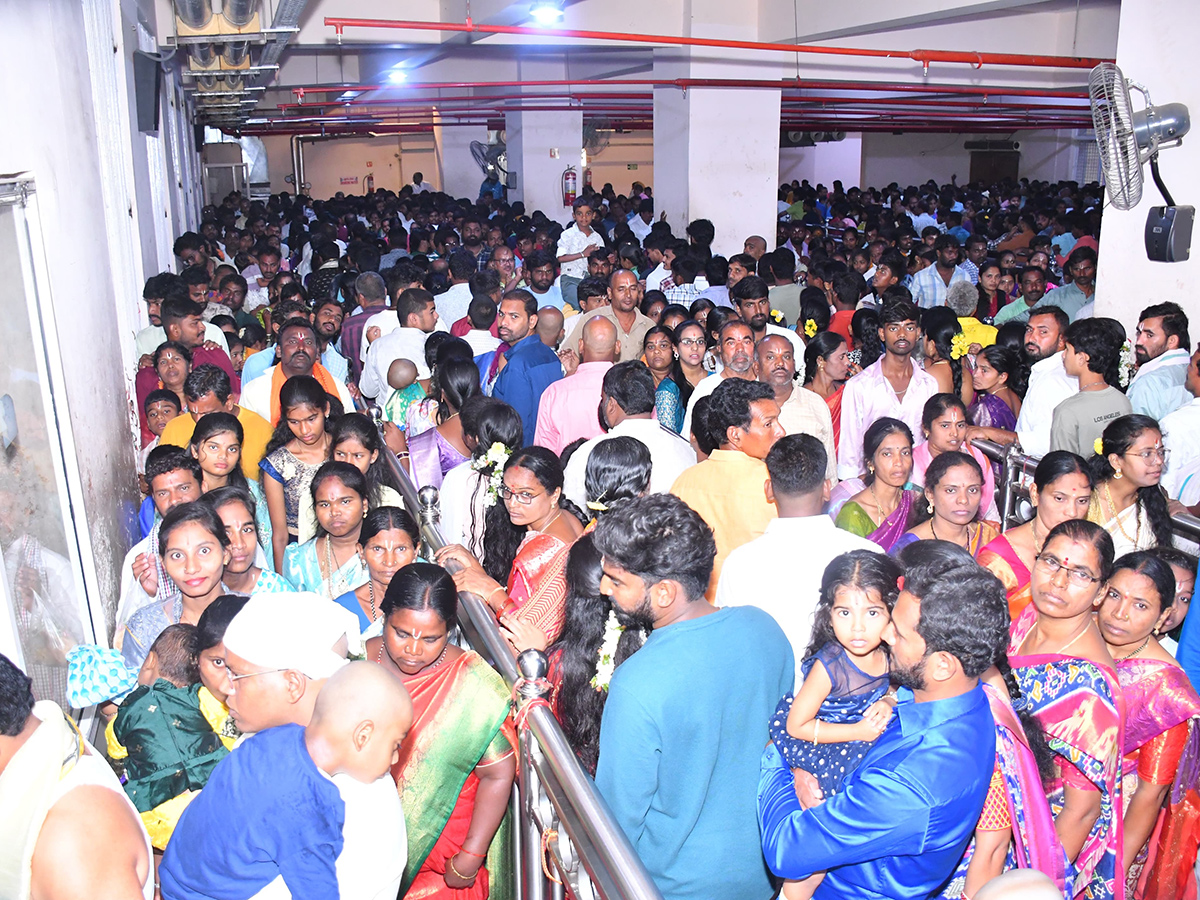 Yadagirigutta : Uproar at Sri Lakshmi Narasimha Swamy Temple3