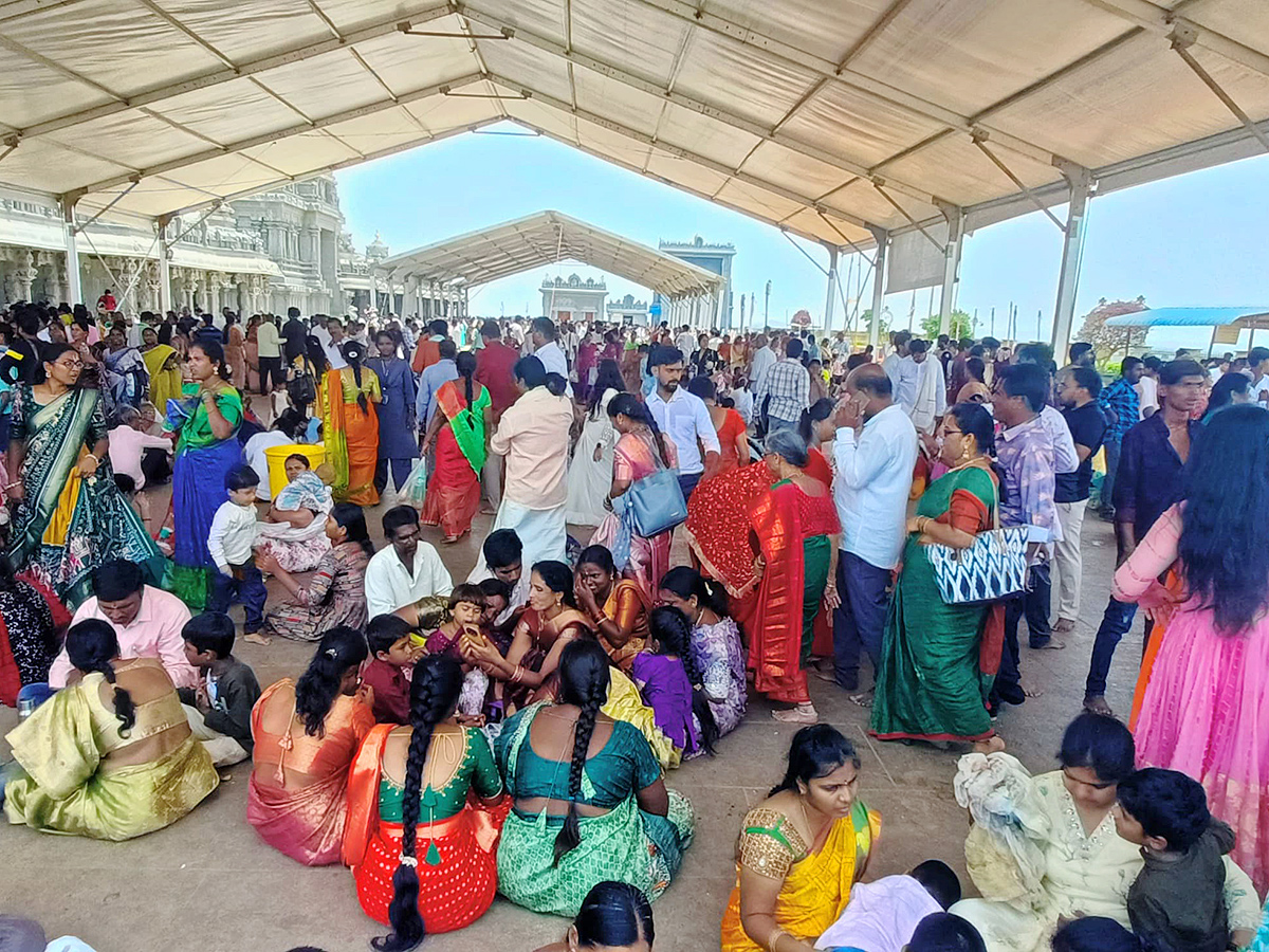 Yadagirigutta : Uproar at Sri Lakshmi Narasimha Swamy Temple6