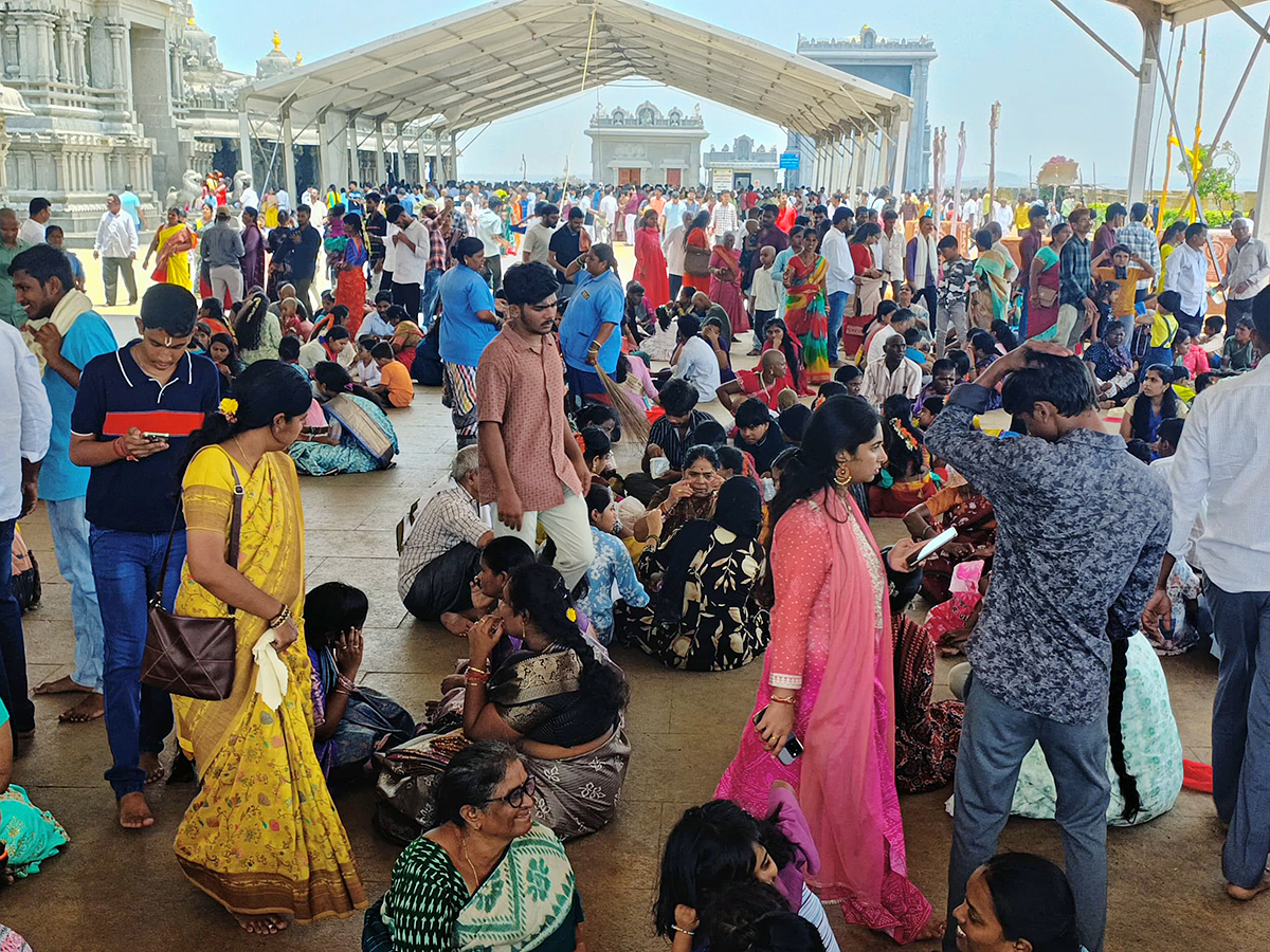 Yadagirigutta : Uproar at Sri Lakshmi Narasimha Swamy Temple7