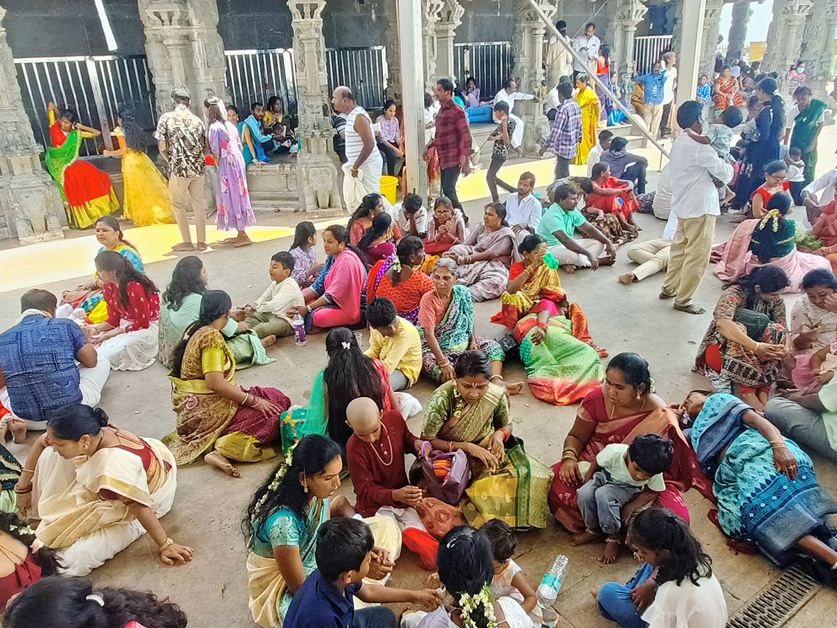 Yadagirigutta : Uproar at Sri Lakshmi Narasimha Swamy Temple8