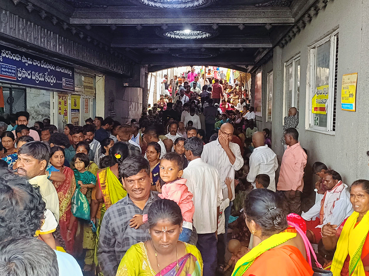 Yadagirigutta : Uproar at Sri Lakshmi Narasimha Swamy Temple9