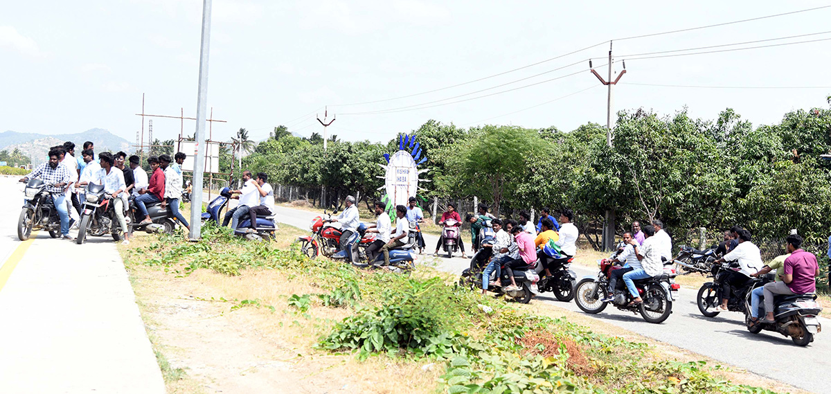 Crowd Rush To YS Jagan Bangarupalyam Tour Photos13