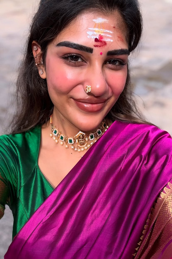 Surekha Vani With Daughter Supritha Visits Arunachalam Temple Photos12