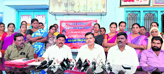 వైఎస్సార్సీపీలో మహిళలకు సముచిత గౌరవం 1