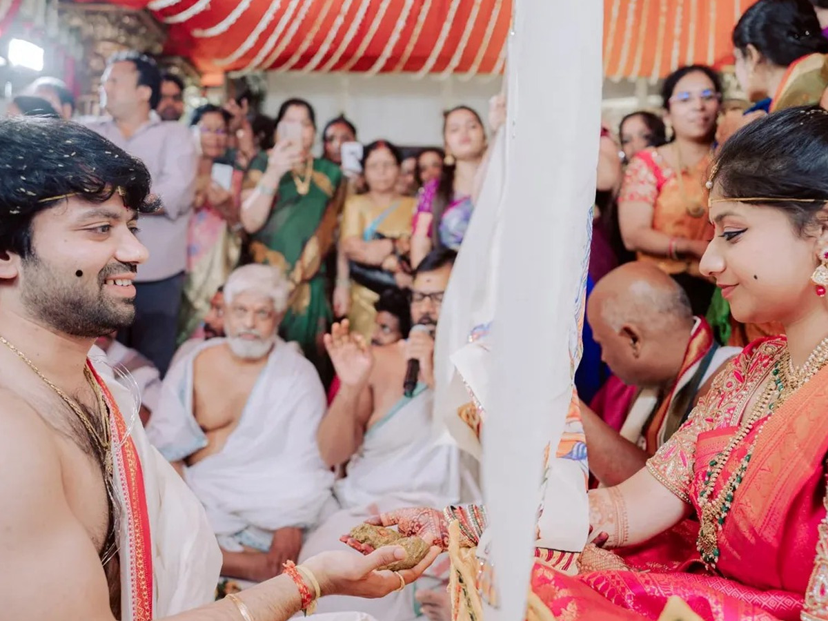 Varaha Roopam Singer Srilalitha Wedding Anniversary Photos12