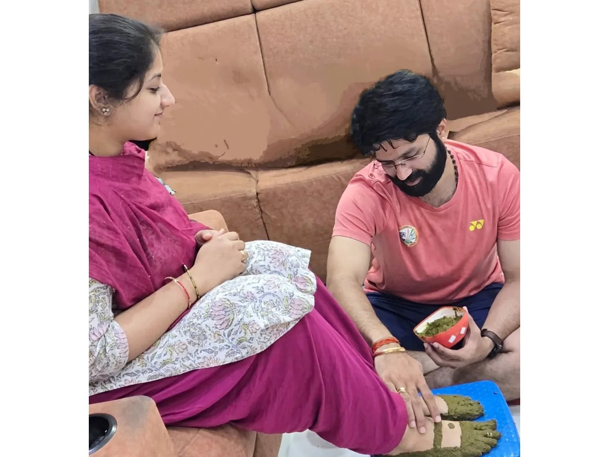 Varaha Roopam Singer Srilalitha Wedding Anniversary Photos17