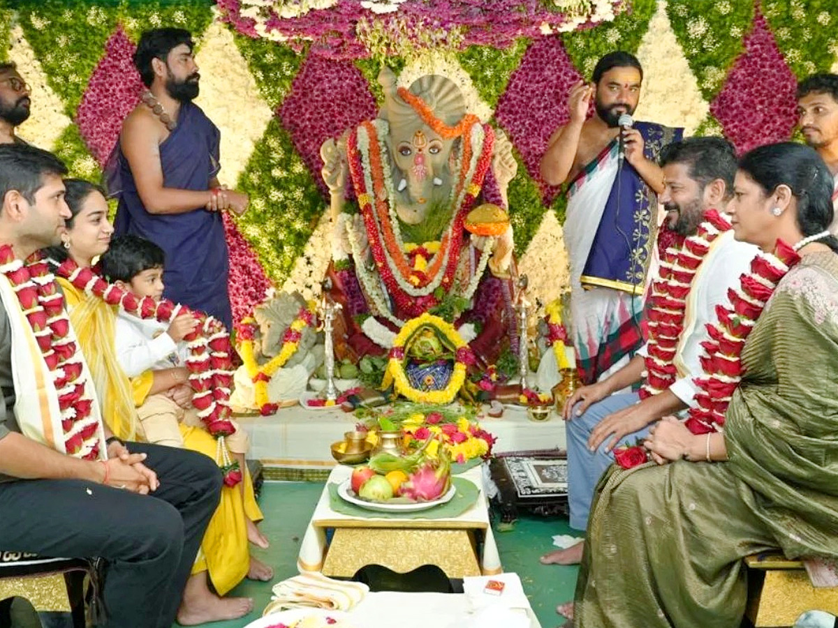CM Revanth Reddy And Wife Perform Special Ganesh Navaratri Puja PHotos2