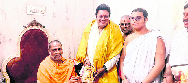 శ్రీమఠంలో సినీనటుడు సాయికుమార్ 1