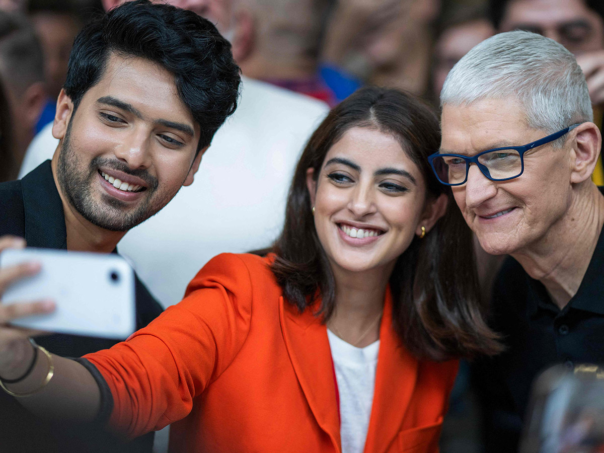 Apple CEO Tim Cook Announcement iPhone 17 Products at Apple Park2