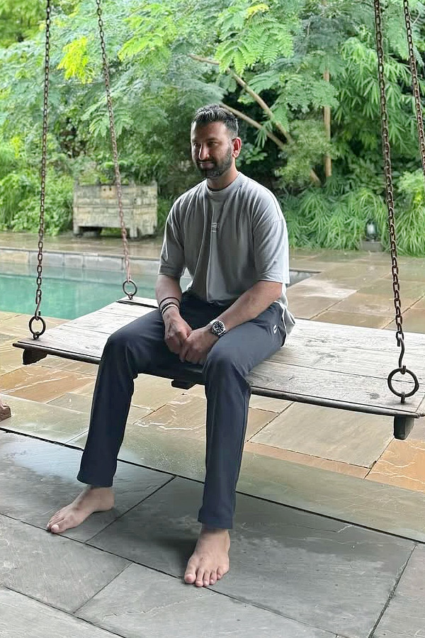 Cheteshwar Pujara couple enjoying Nature Photos7