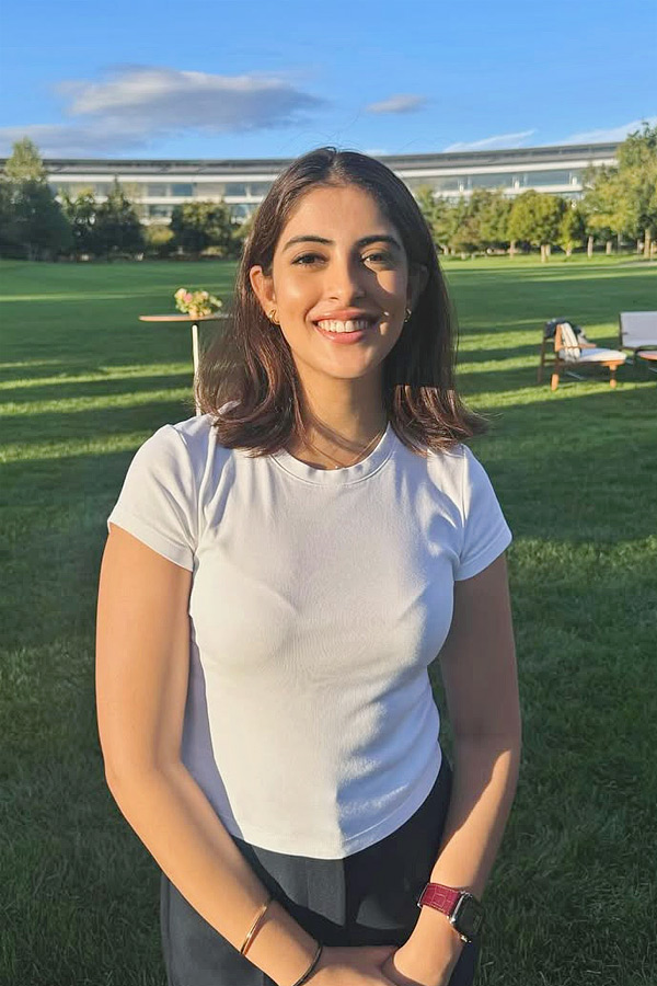 Amitabh Bachchan granddaughter Navya Naveli Nanda meets Apple CEO Tim Cook Photos5