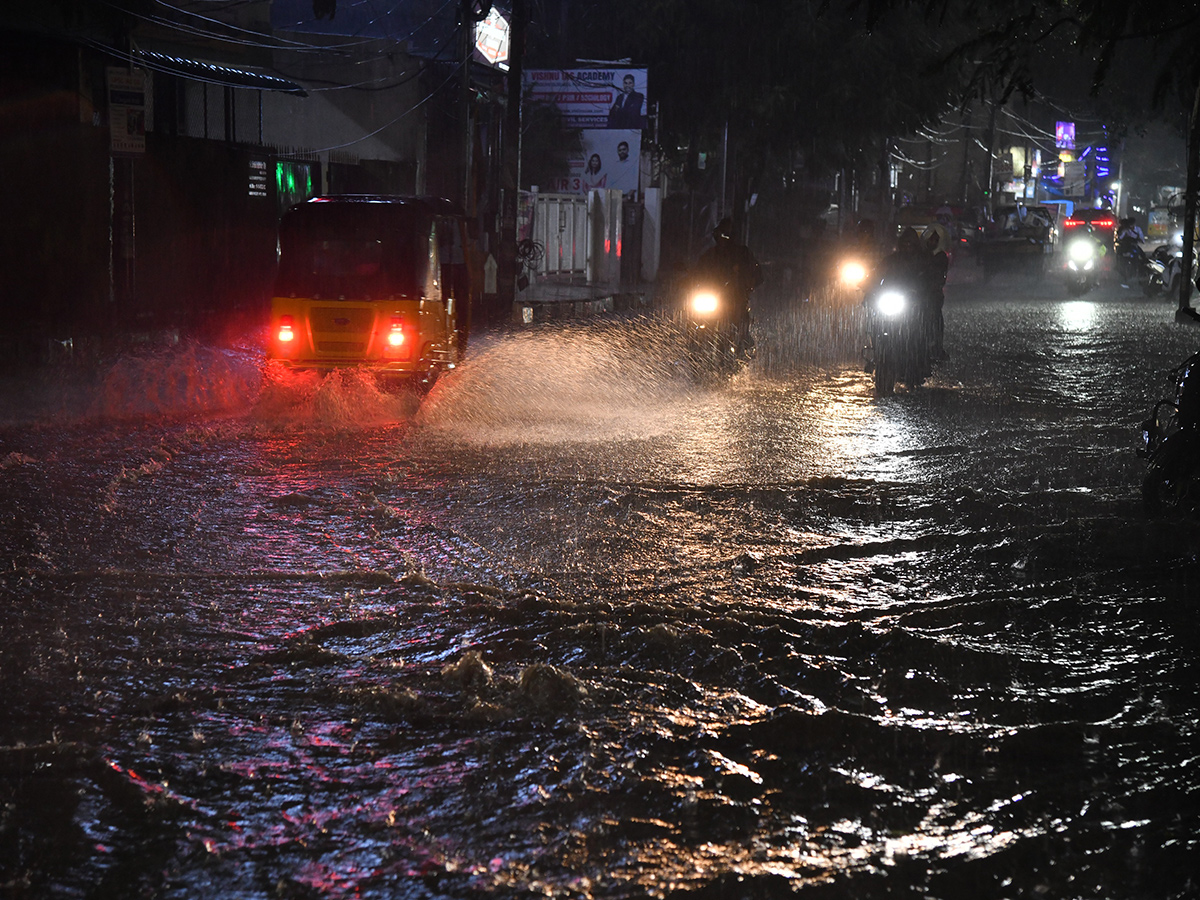 Heavy rains in Hyderabad Photos20