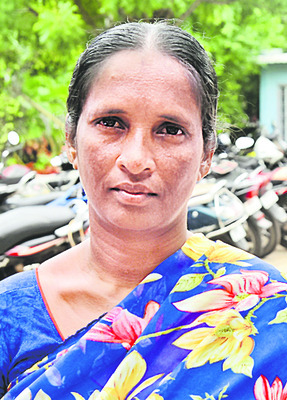 ఆధారం లేకుండా పోయింది...
3
