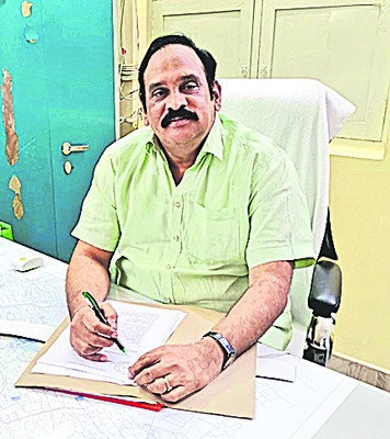 రోడ్లపైనే జంతువుల వధ 1