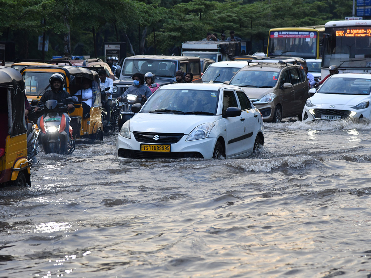 Heavy rains in Hyderabad 2025 Photos11