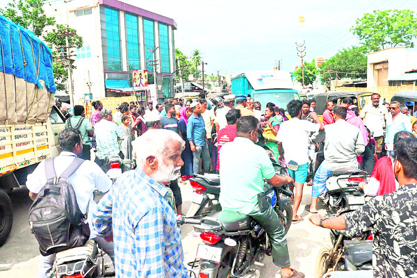వేలూరు జిల్లాలో కుండపోత వర్షం1