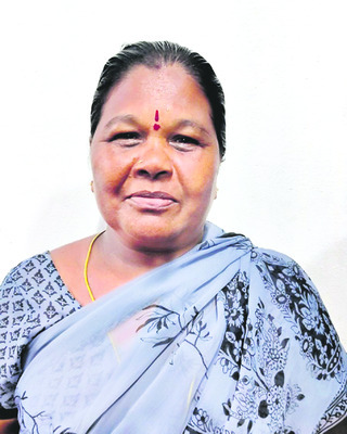 వర్షం పడితే బయటకు రాలేని పరిస్థితి
2