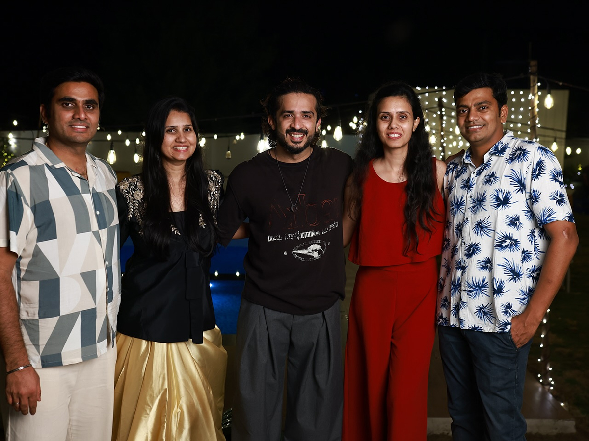 Anchor Ravi Birthday Celebrations Photo Goes Viral12
