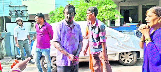 పేలిన గ్యాస్ సిలిండర్1