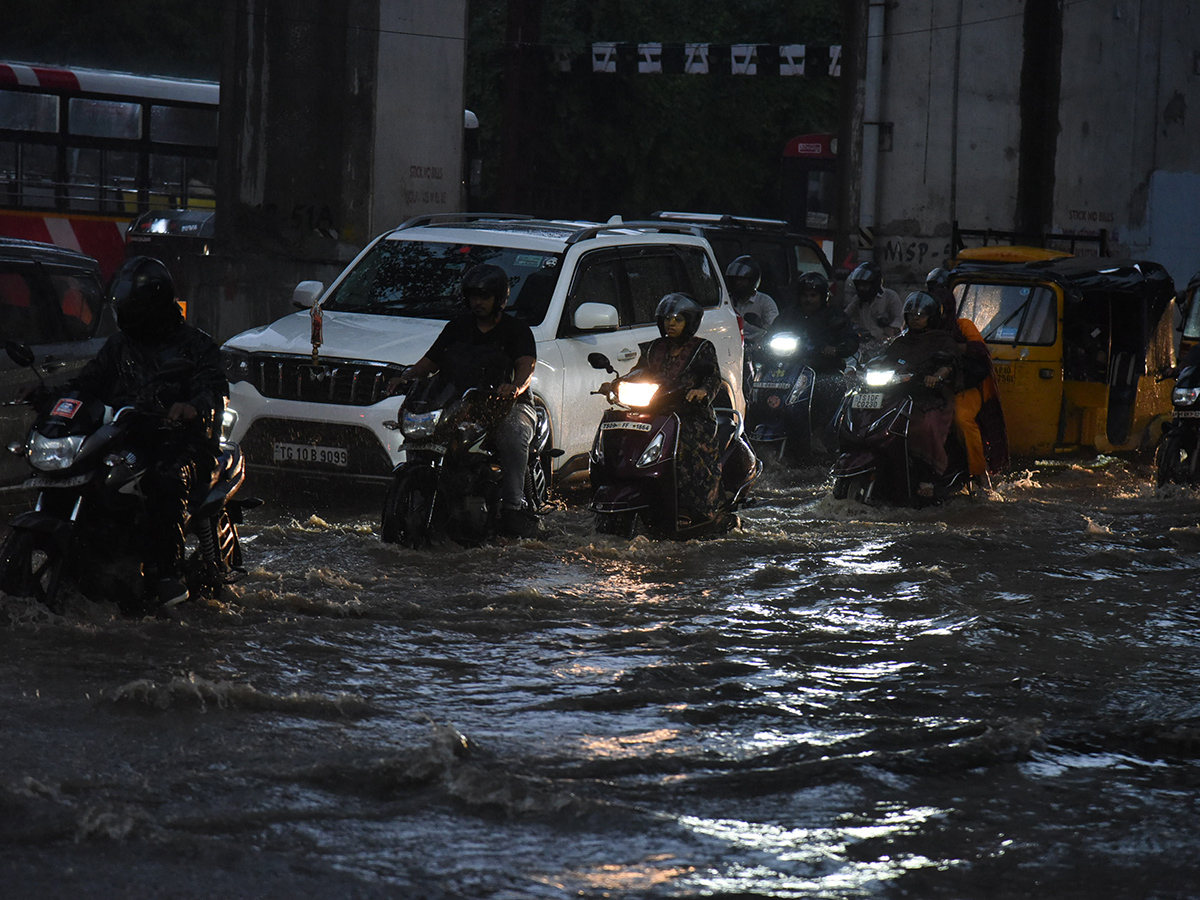 Cloudburst Chaos in Telangana Hyderabad Photos4