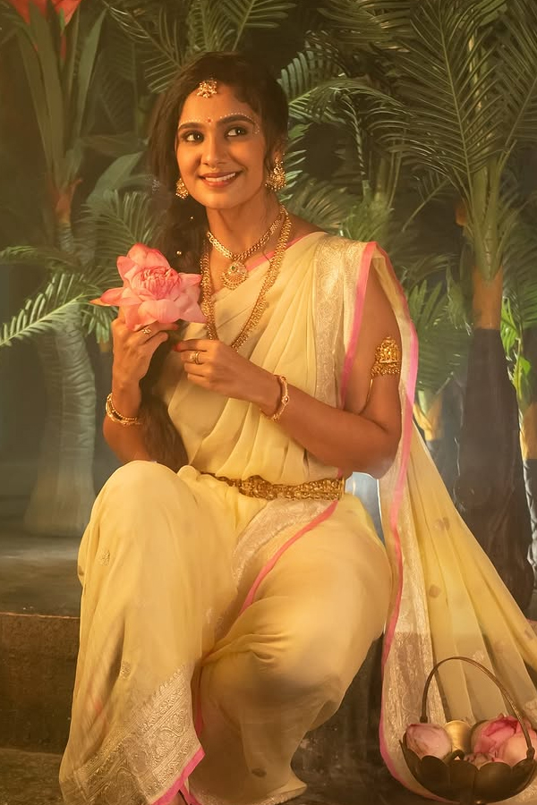 Navratri looks inspired from celebrities Photos9