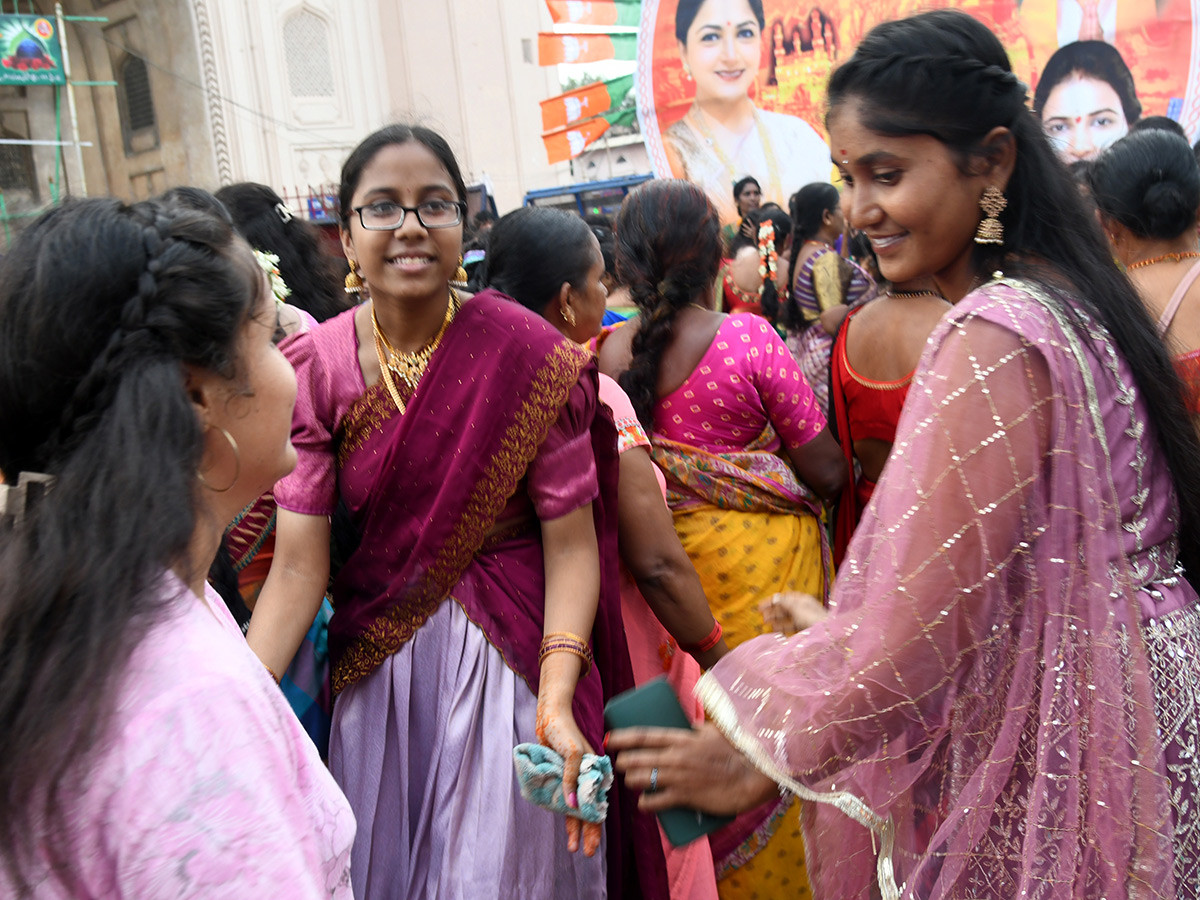 Actress Kushboo Bathukamma Celebrations At Charminar Photos10