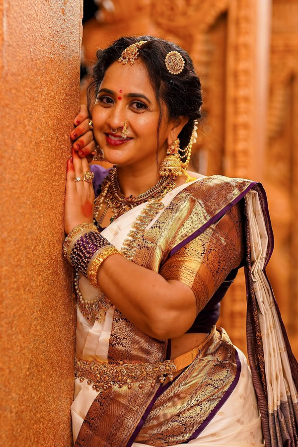 Anchor lasyamanjunath Navarathri 1st Day Look Photos13