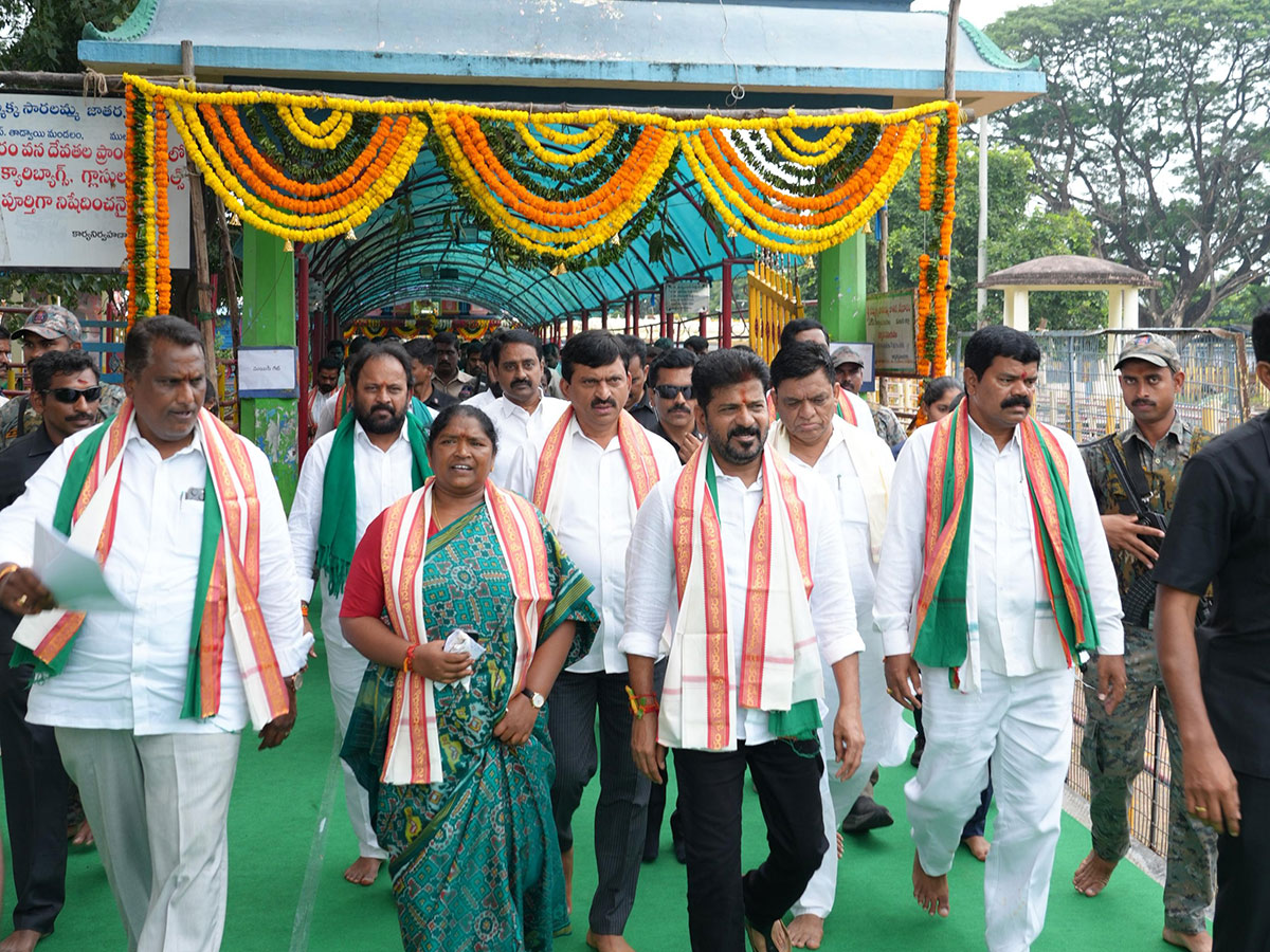 CM Revanth Reddy Visits Medaram Sammakka Saralamma Temple Photos16