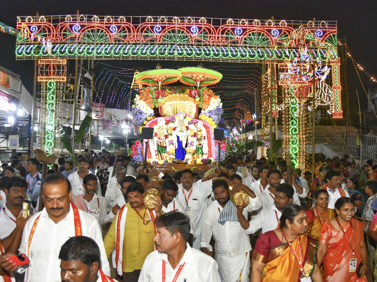 Sri Annapurna Devi Alankaram Day 3 In Vijayawada Kanaka Durga Temple Photos6