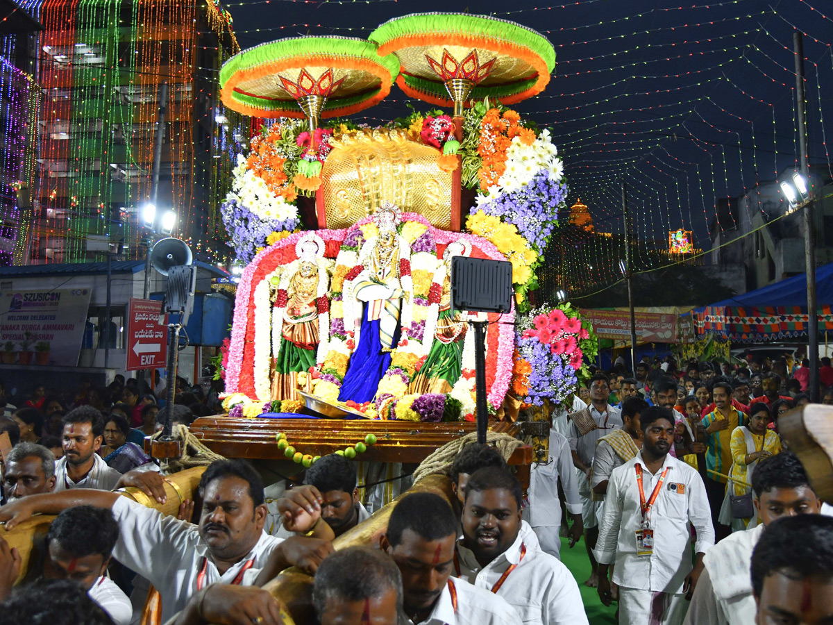 Sri Annapurna Devi Alankaram Day 3 In Vijayawada Kanaka Durga Temple Photos8